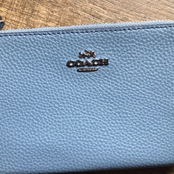 Coach wristlet - Picture 2 of 4